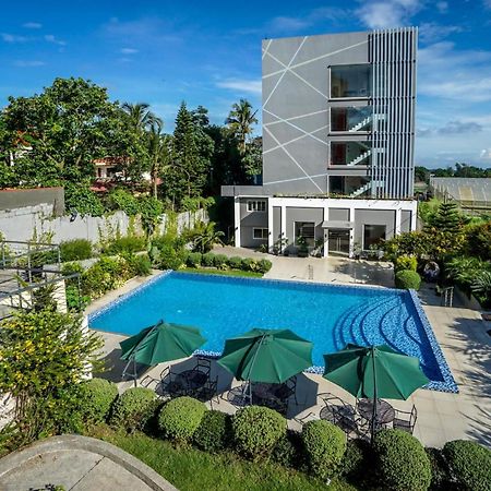 טגאיטאי Viewpark Hotel Tagaytay מראה חיצוני תמונה
