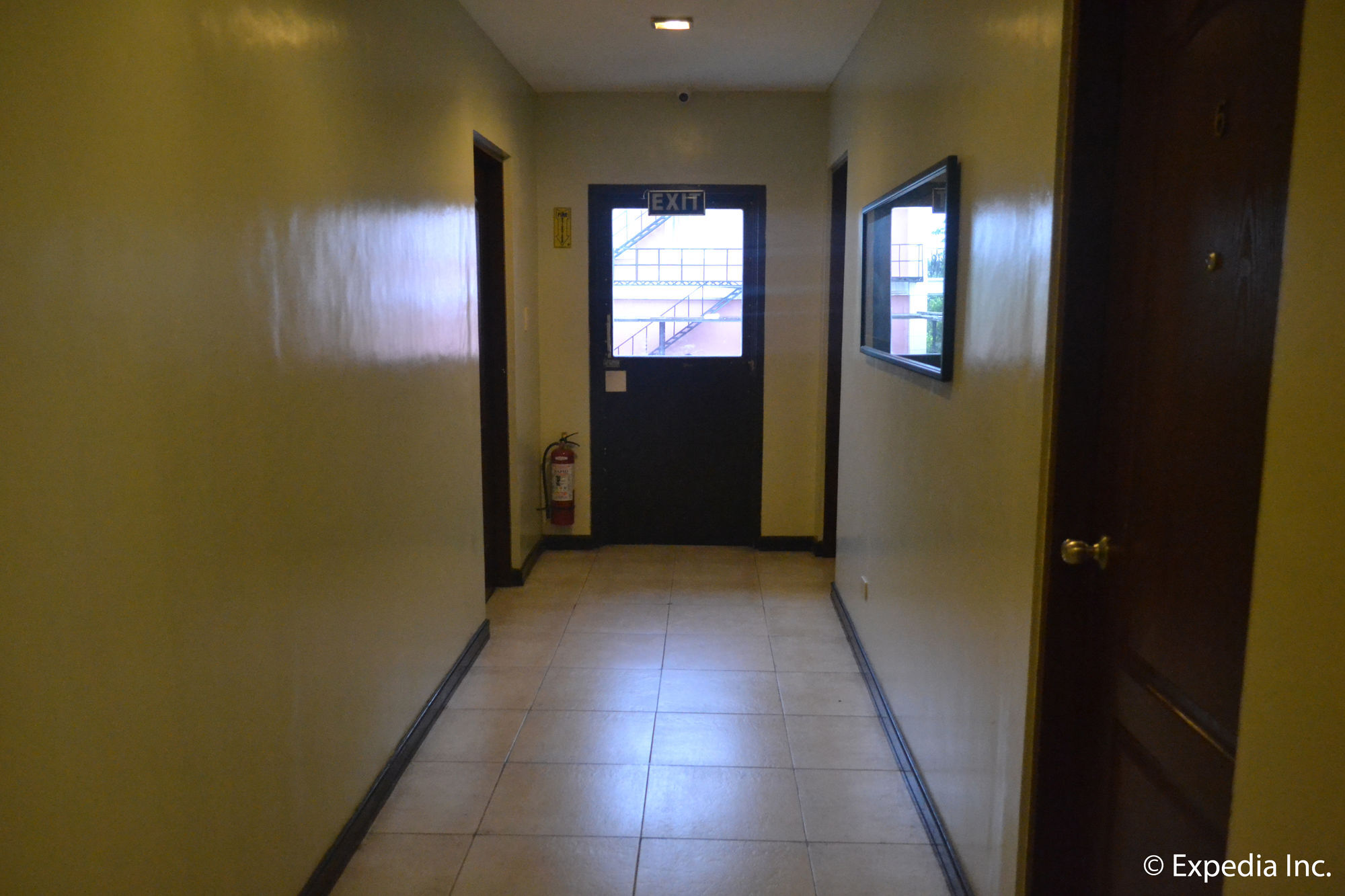 טגאיטאי Viewpark Hotel Tagaytay מראה חיצוני תמונה