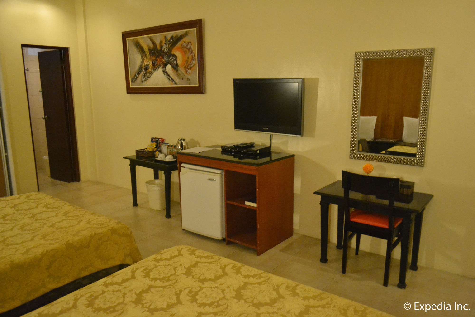 טגאיטאי Viewpark Hotel Tagaytay מראה חיצוני תמונה