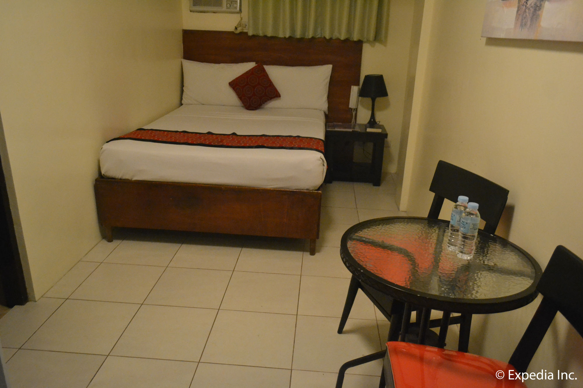טגאיטאי Viewpark Hotel Tagaytay מראה חיצוני תמונה