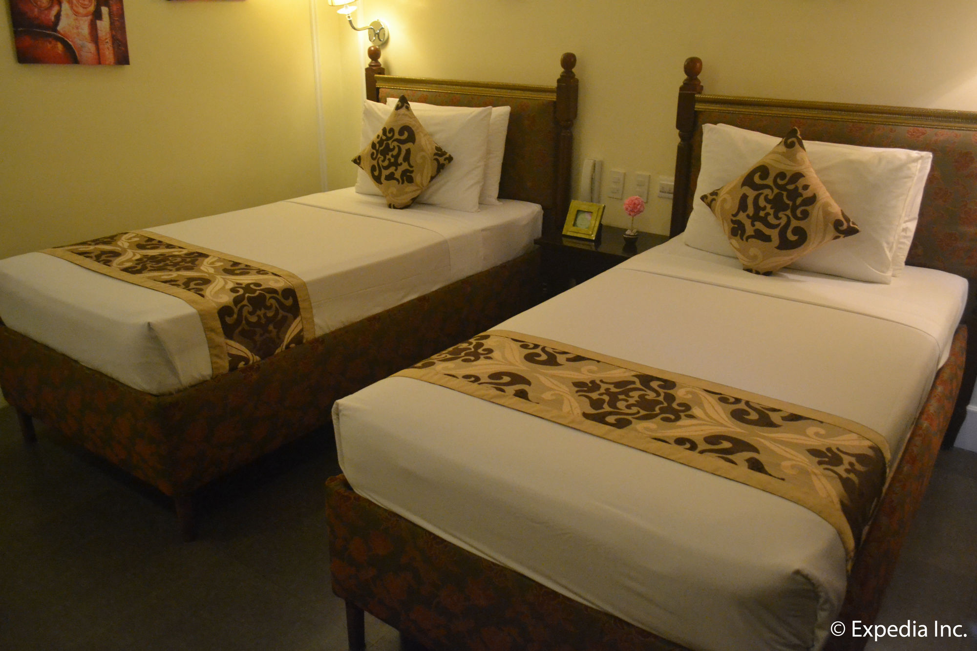 טגאיטאי Viewpark Hotel Tagaytay מראה חיצוני תמונה