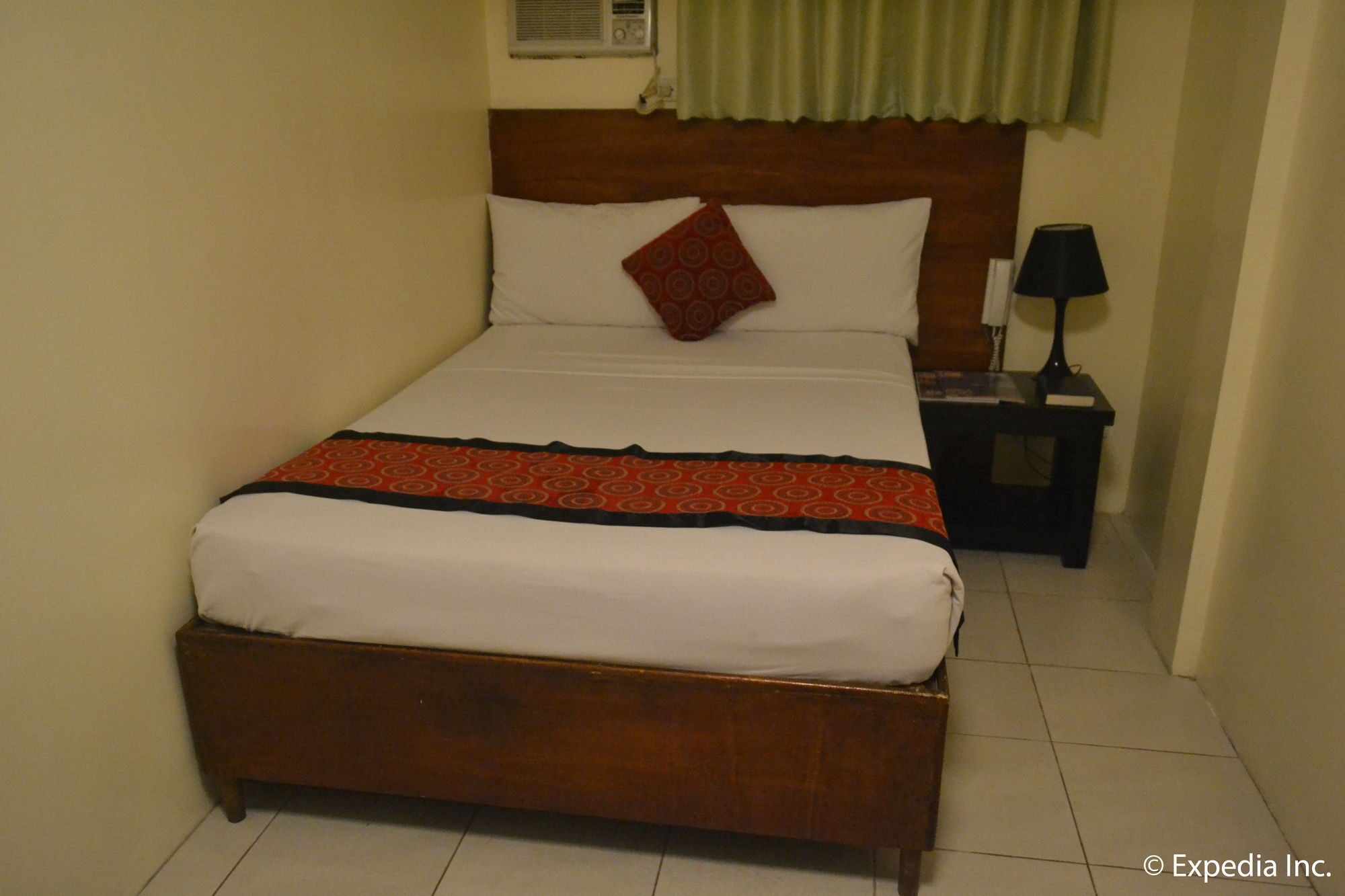 טגאיטאי Viewpark Hotel Tagaytay מראה חיצוני תמונה