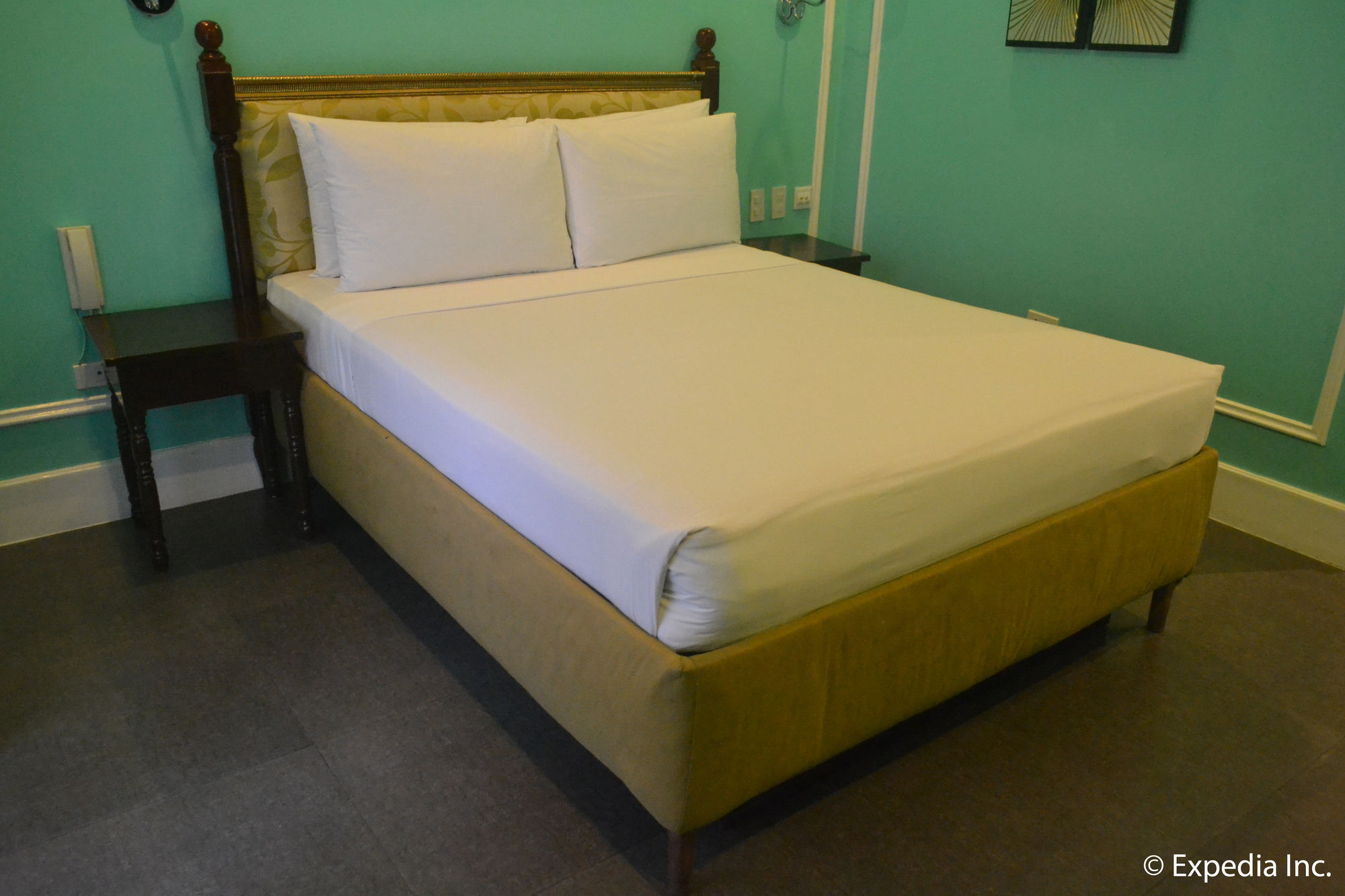 טגאיטאי Viewpark Hotel Tagaytay מראה חיצוני תמונה