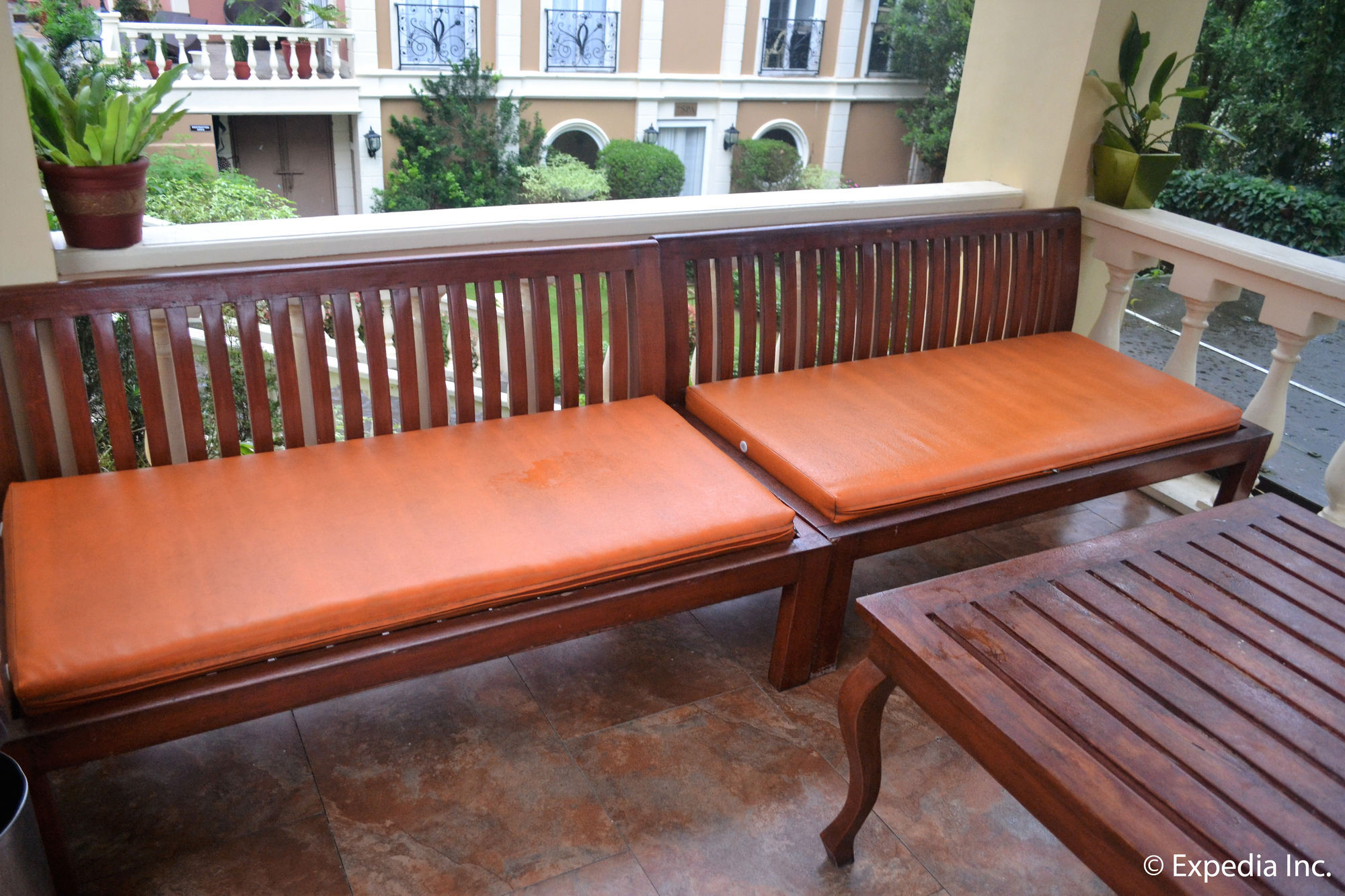 טגאיטאי Viewpark Hotel Tagaytay מראה חיצוני תמונה
