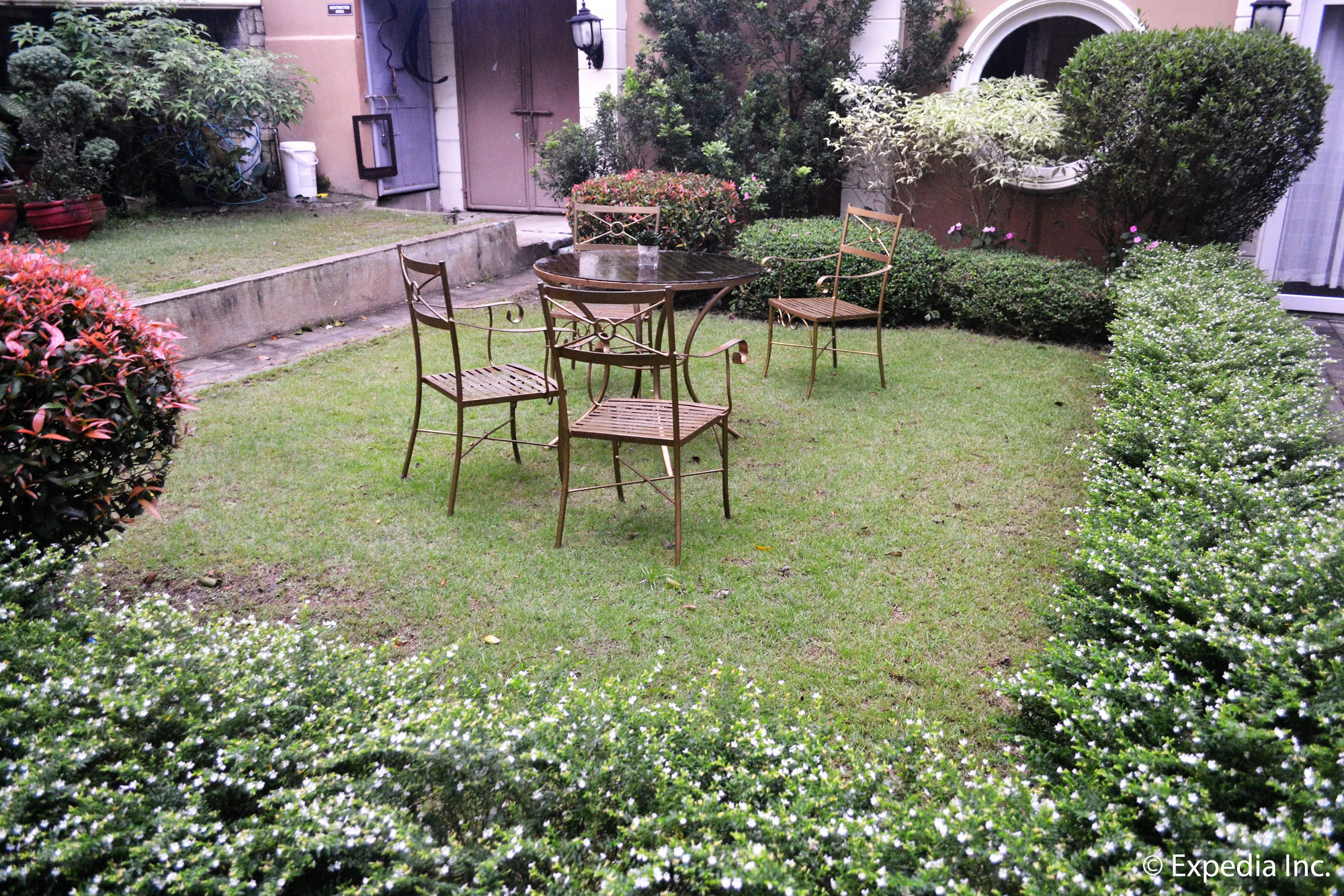טגאיטאי Viewpark Hotel Tagaytay מראה חיצוני תמונה