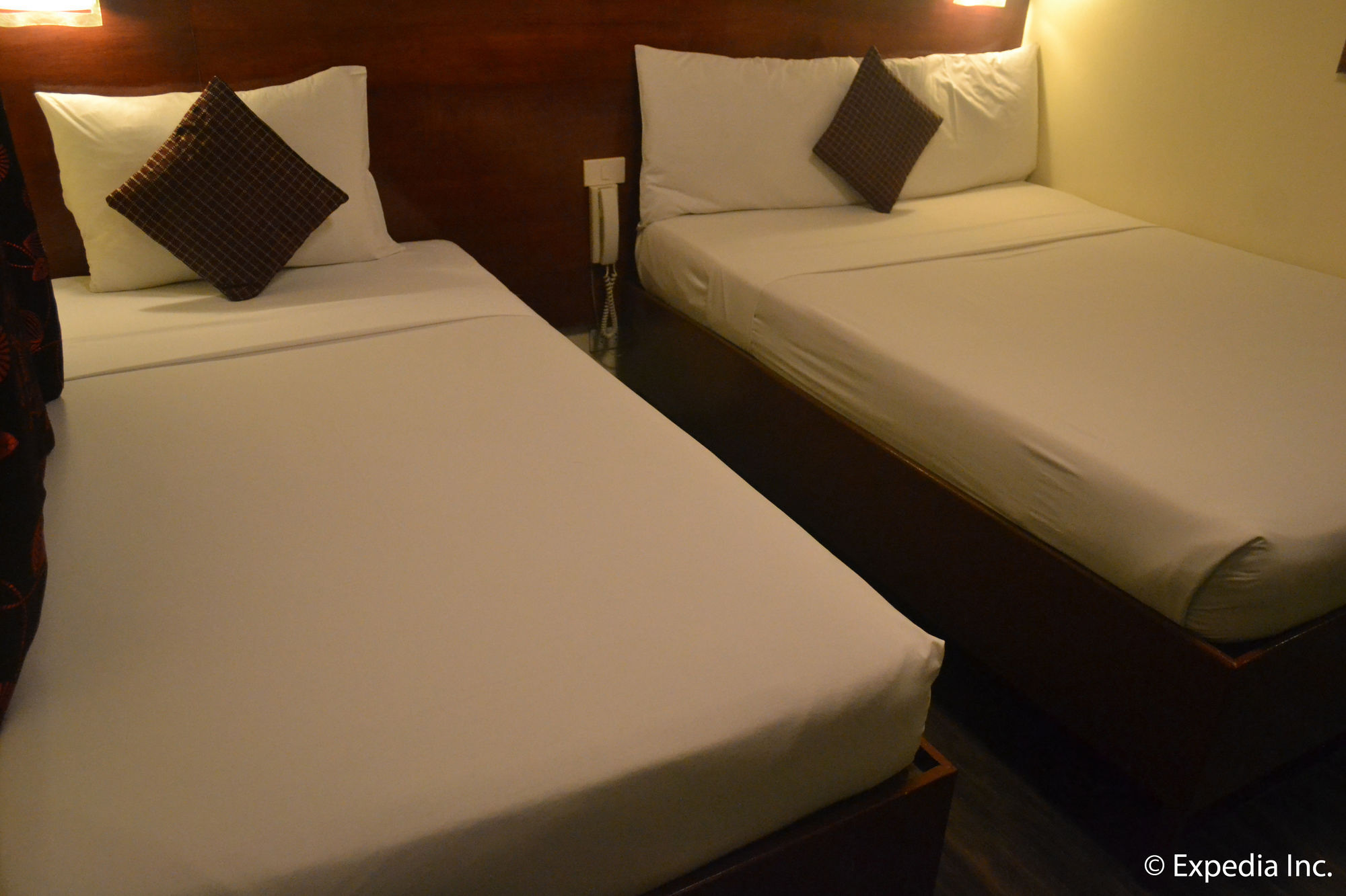 טגאיטאי Viewpark Hotel Tagaytay מראה חיצוני תמונה