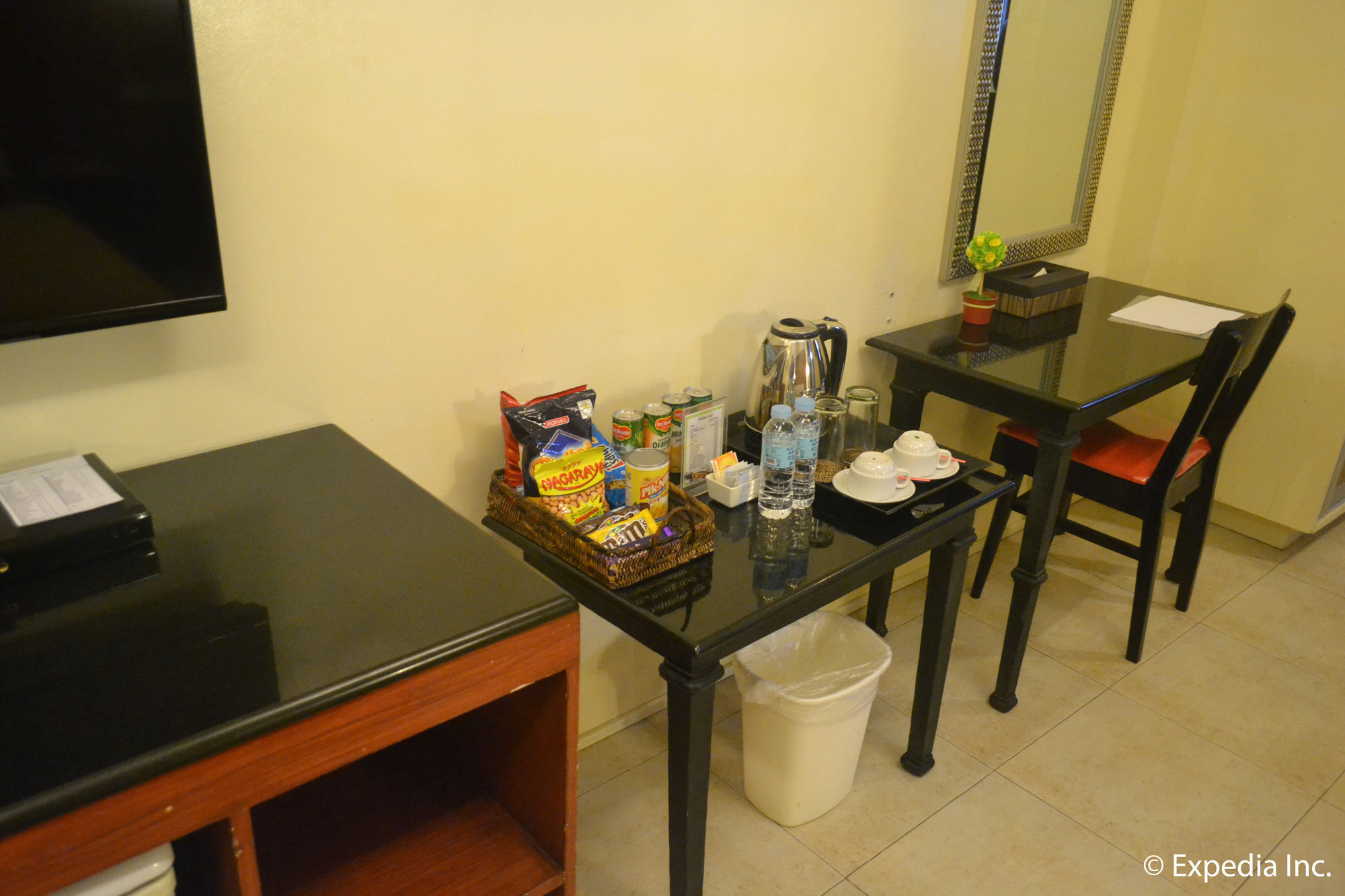 טגאיטאי Viewpark Hotel Tagaytay מראה חיצוני תמונה